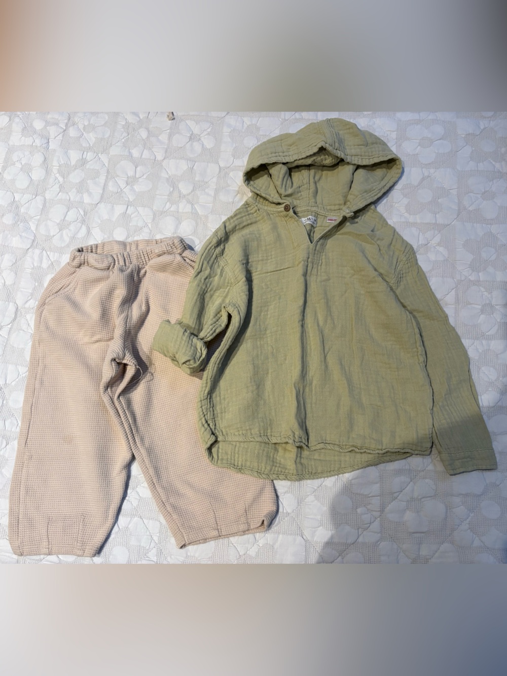 Hooded Cotton Gauze Top and Textured Cozy Bottoms- Sage Green & Light Pink
